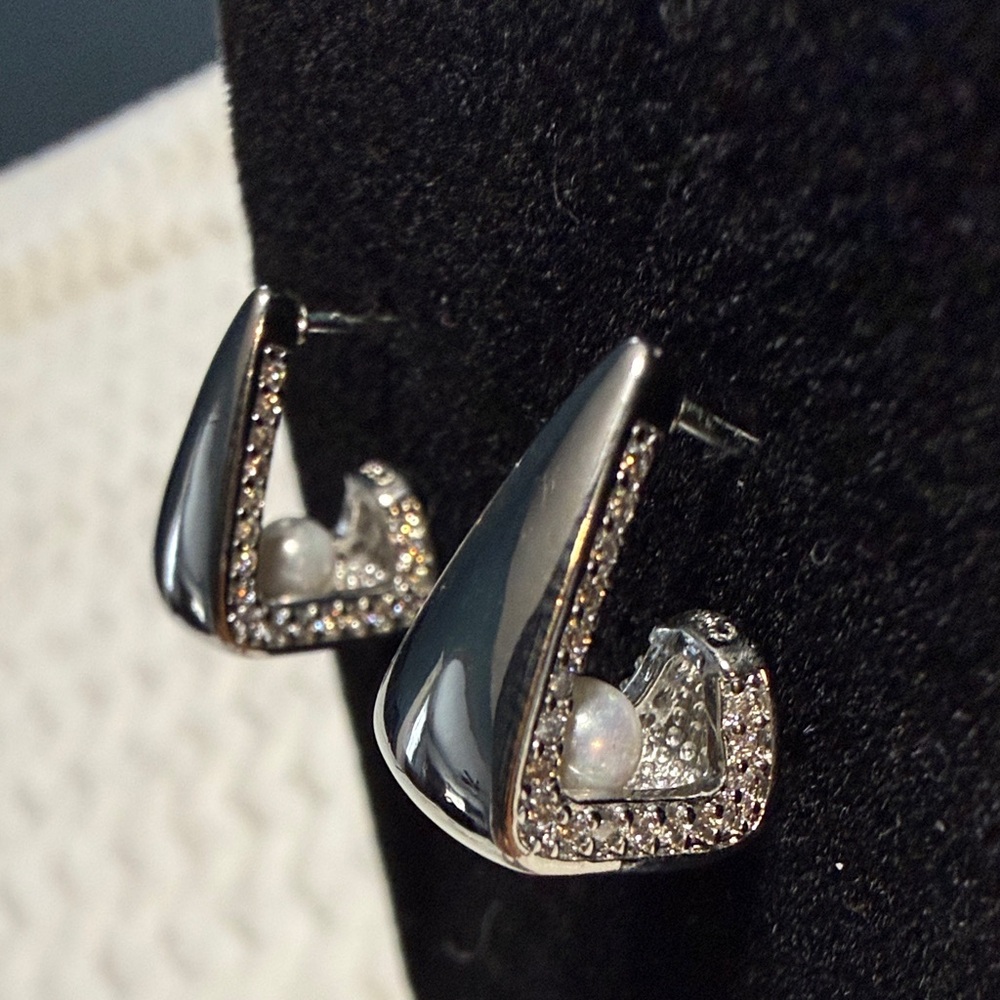 Pretty Bird White Gold Plated and Faux Pearl Earrings